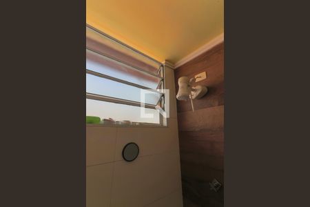 Casa à venda com 180m², 4 quartos e 2 vagas Casa à venda com 180m², 4 quartos e 2 vagasBanheiro Social