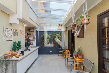 Casa à venda com 180m², 4 quartos e 2 vagas Casa à venda com 180m², 4 quartos e 2 vagasQuintal