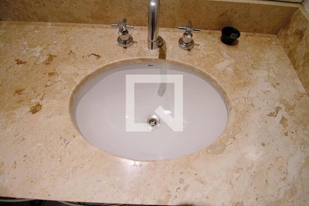 Apartamento à venda com 68m², 2 quartos e 2 vagas Apartamento à venda com 68m², 2 quartos e 2 vagasBanheiro da Suíte