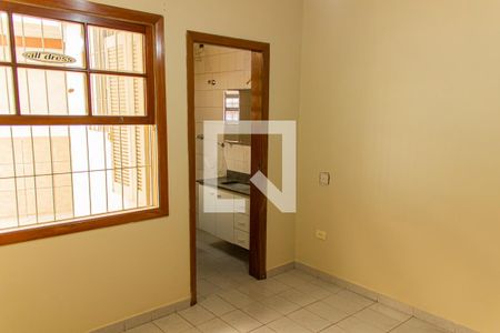 Casa à venda com 180m², 3 quartos e 3 vagasSuíte