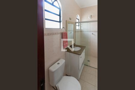 Casa à venda com 130m², 3 quartos e 2 vagasBanheiro
