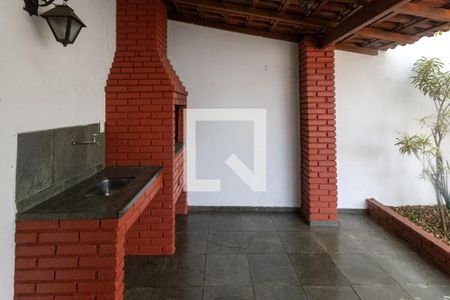 Casa à venda com 130m², 3 quartos e 2 vagasQuintal