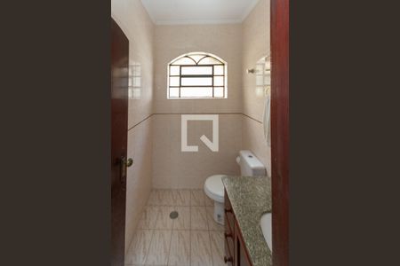 Casa à venda com 130m², 3 quartos e 2 vagasBanheiro