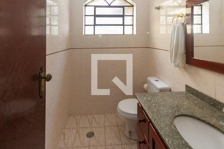 Casa à venda com 130m², 3 quartos e 2 vagasBanheiro