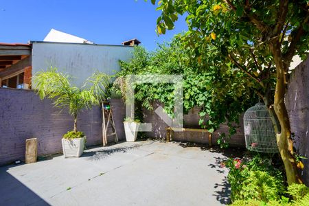 Casa à venda com 105m², 2 quartos e 2 vagas Casa à venda com 105m², 2 quartos e 2 vagasQuintal