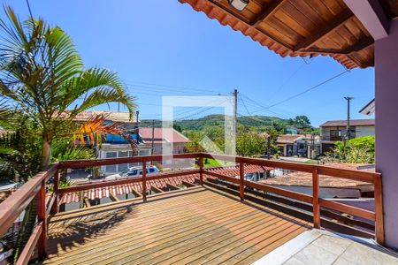 Casa à venda com 105m², 2 quartos e 2 vagas Casa à venda com 105m², 2 quartos e 2 vagasVaranda