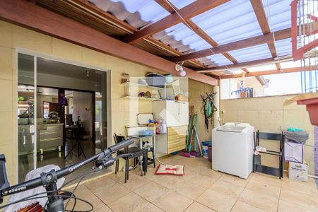 Casa à venda com 105m², 2 quartos e 2 vagas Casa à venda com 105m², 2 quartos e 2 vagasÁrea de Serviço