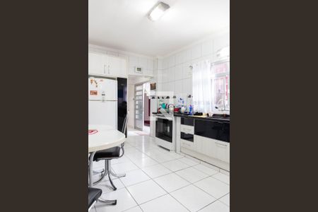 Casa à venda com 225m², 5 quartos e 1 vaga Casa à venda com 225m², 5 quartos e 1 vagaCozinha