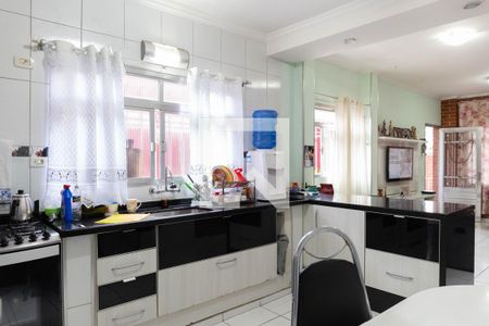 Casa à venda com 225m², 5 quartos e 1 vaga Casa à venda com 225m², 5 quartos e 1 vagaCozinha