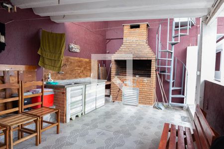 Casa à venda com 225m², 5 quartos e 1 vaga Casa à venda com 225m², 5 quartos e 1 vagaChurrasqueira