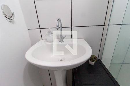 Apartamento para alugar com 50m², 2 quartos e 1 vagaDetalhe do banheiro