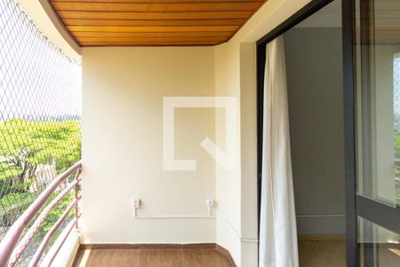 Apartamento à venda com 108m², 4 quartos e 2 vagas Apartamento à venda com 108m², 4 quartos e 2 vagasVaranda