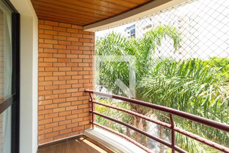 Apartamento à venda com 108m², 4 quartos e 2 vagas Apartamento à venda com 108m², 4 quartos e 2 vagasVaranda