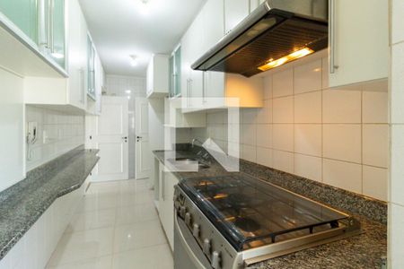 Apartamento à venda com 108m², 4 quartos e 2 vagas Apartamento à venda com 108m², 4 quartos e 2 vagasCozinha