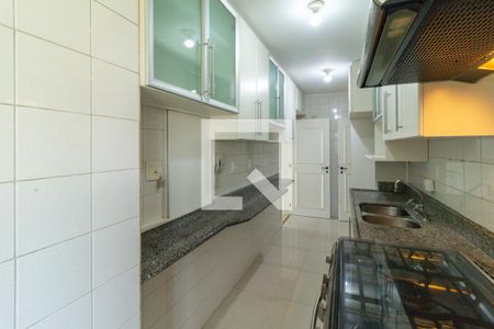 Apartamento à venda com 108m², 4 quartos e 2 vagas Apartamento à venda com 108m², 4 quartos e 2 vagasCozinha