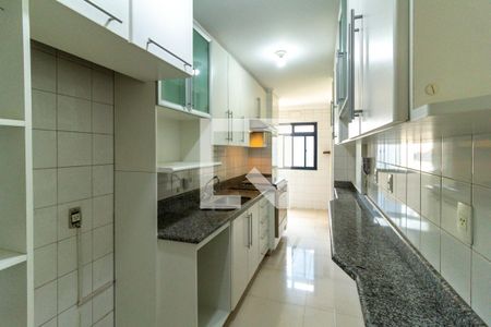 Apartamento à venda com 108m², 4 quartos e 2 vagas Apartamento à venda com 108m², 4 quartos e 2 vagasCozinha