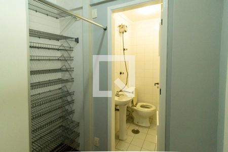 Apartamento à venda com 108m², 4 quartos e 2 vagas Apartamento à venda com 108m², 4 quartos e 2 vagasQuarto de serviço