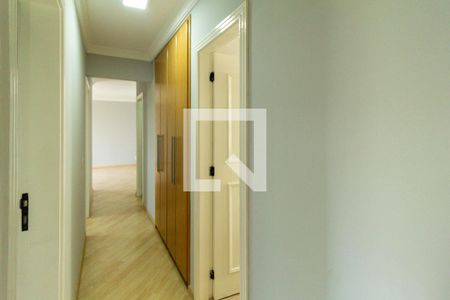 Apartamento à venda com 108m², 4 quartos e 2 vagas Apartamento à venda com 108m², 4 quartos e 2 vagasCorredor