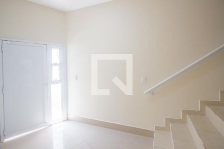 Sala de casa para alugar com 2 quartos, 40m² em Parque Maria Helena, São Paulo