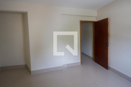 Quarto 1 de casa para alugar com 2 quartos, 40m² em Parque Maria Helena, São Paulo