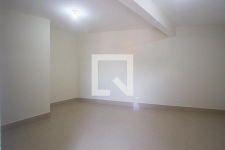 Quarto 2 de casa para alugar com 2 quartos, 40m² em Parque Maria Helena, São Paulo