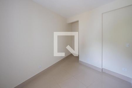 Quarto 1 de casa para alugar com 2 quartos, 40m² em Parque Maria Helena, São Paulo