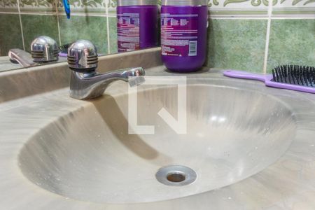 Casa de condomínio para alugar com 816m², 4 quartos e 8 vagas Casa de condomínio para alugar com 816m², 4 quartos e 8 vagasBanheiro da Suíte 1