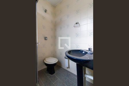 Casa à venda com 300m², 4 quartos e 2 vagasBanheiro do Salão de Festas