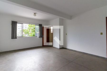Casa à venda com 300m², 4 quartos e 2 vagasSalão de Festas