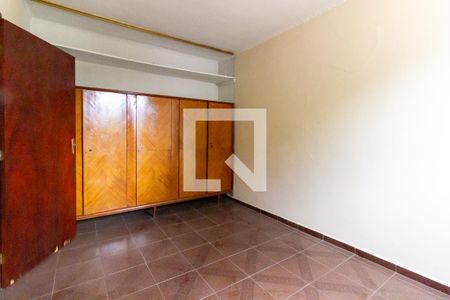 Casa à venda com 300m², 4 quartos e 2 vagasQuarto da edícula