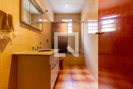 Casa à venda com 300m², 4 quartos e 2 vagasBanheiro Social