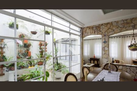 Casa à venda com 300m², 3 quartos e 3 vagas