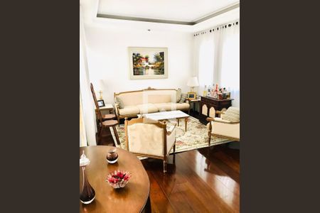 Casa à venda com 300m², 3 quartos e 3 vagas