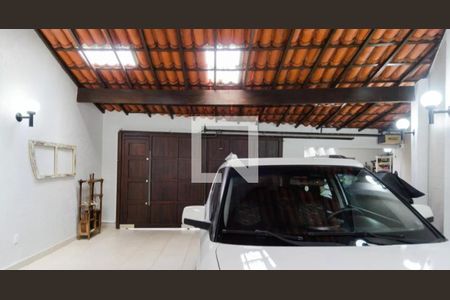 Casa à venda com 300m², 3 quartos e 3 vagas