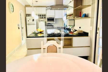 Casa à venda com 300m², 3 quartos e 3 vagas