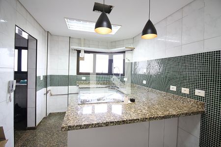 Apartamento à venda com 188m², 4 quartos e 3 vagasCozinha