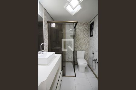 Apartamento à venda com 188m², 4 quartos e 3 vagasBanheiro  do Quarto 1