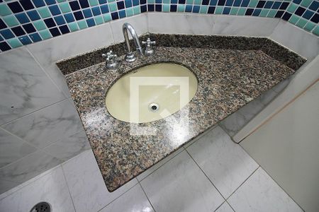 Apartamento à venda com 188m², 4 quartos e 3 vagasBanheiro Social