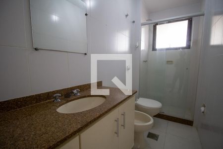 Apartamento à venda com 113m², 3 quartos e 2 vagasBanheiro da Suíte