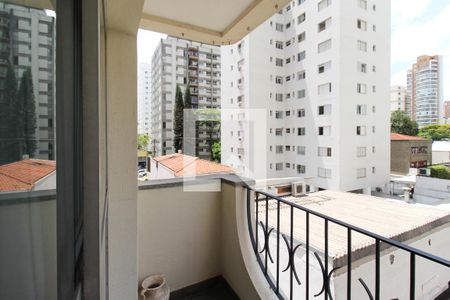 Varanda  de apartamento à venda com 2 quartos, 83m² em Indianópolis, São Paulo