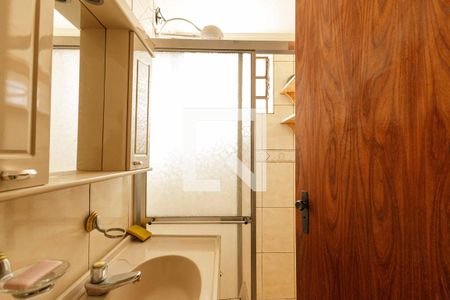 Banheiro da Suíte de apartamento para alugar com 1 quarto, 28m² em Rubem Berta, Porto Alegre
