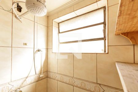 Banheiro da Suíte de apartamento para alugar com 1 quarto, 28m² em Rubem Berta, Porto Alegre