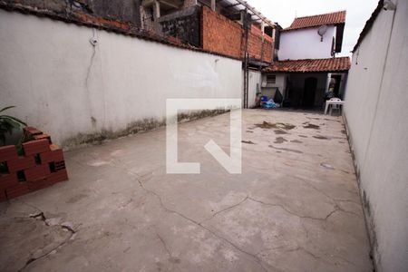 Casa à venda com 187m², 3 quartos e 1 vaga Casa à venda com 187m², 3 quartos e 1 vagaQuintal