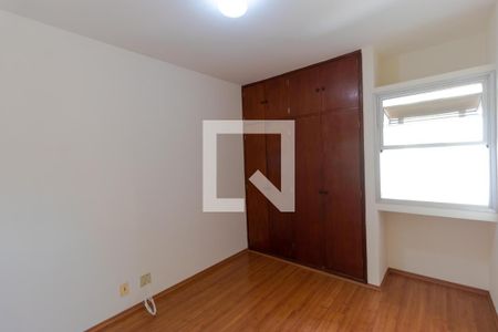 Apartamento à venda com 103m², 3 quartos e 1 vagaQuarto 02