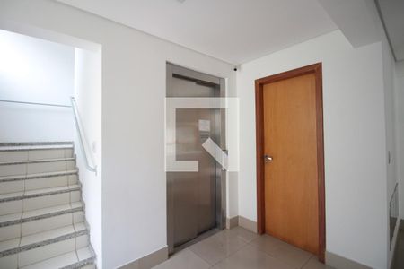 Apartamento para alugar com 32m², 1 quarto e sem vagaElevador