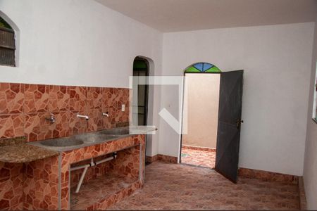 Casa à venda com 326m², 2 quartos e 2 vagasCozinha e Área de Serviço