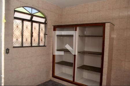 Casa à venda com 326m², 2 quartos e 2 vagasDespensa