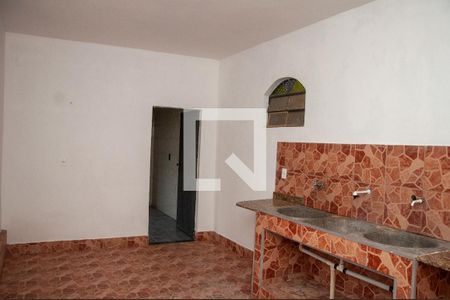 Casa à venda com 326m², 2 quartos e 2 vagasCozinha e Área de Serviço