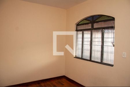 Sala de casa à venda com 2 quartos, 326m² em Tropical, Contagem