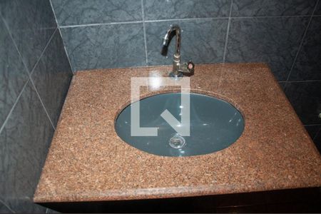 Casa à venda com 326m², 2 quartos e 2 vagasBanheiro